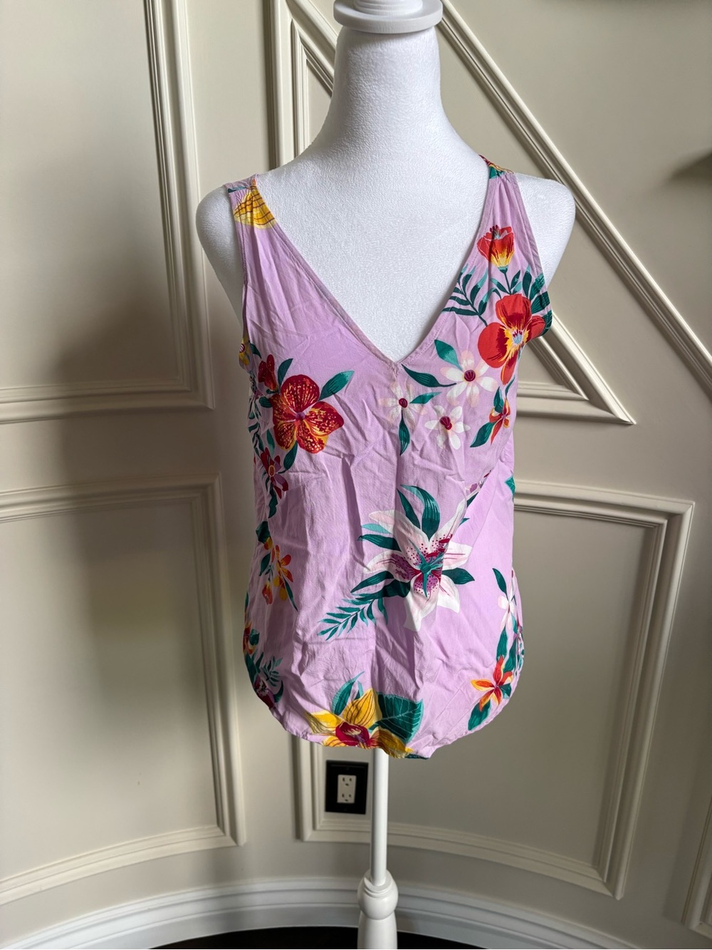 Old Navy Lavender Floral V-Neck Camisole